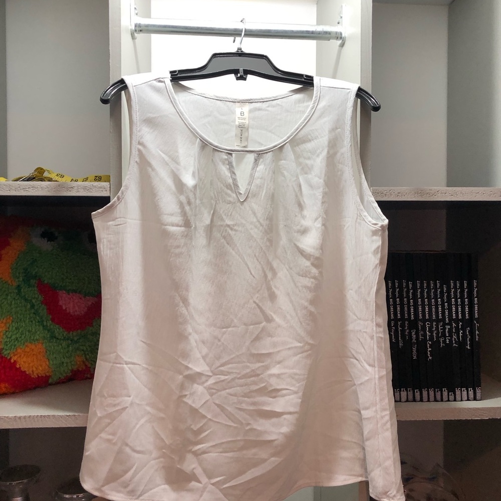 Sleeveless Ivory Keyhole Front Women's Top